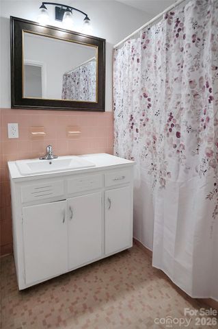327 Arlington Street, Forest City, NC 28043