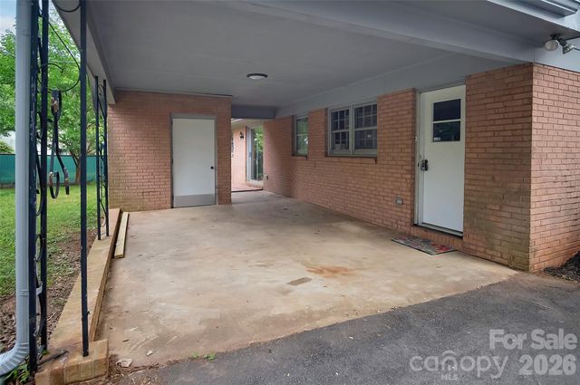 327 Arlington Street, Forest City, NC 28043