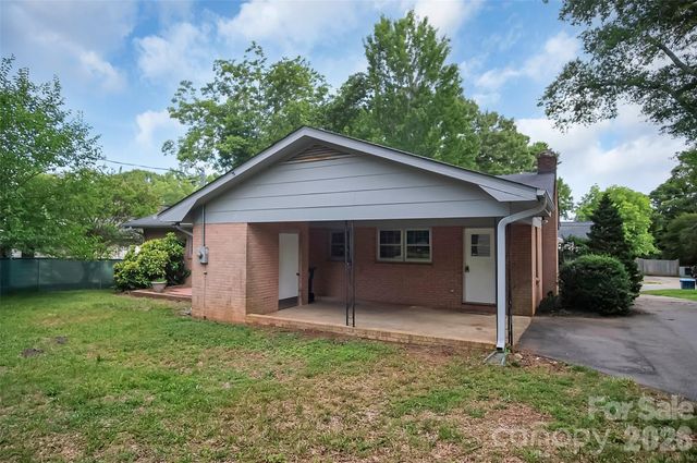 327 Arlington Street, Forest City, NC 28043