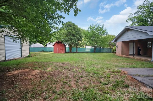327 Arlington Street, Forest City, NC 28043