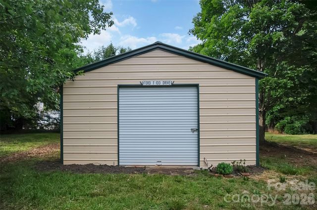 327 Arlington Street, Forest City, NC 28043
