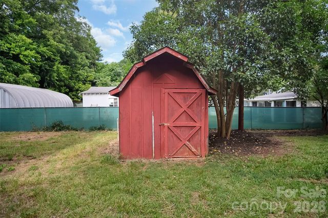 327 Arlington Street, Forest City, NC 28043