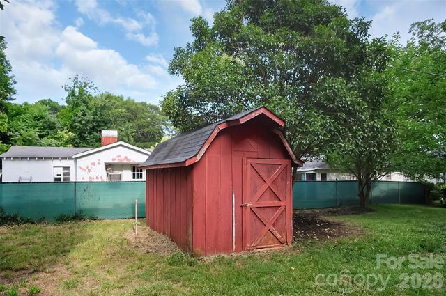 327 Arlington Street, Forest City, NC 28043
