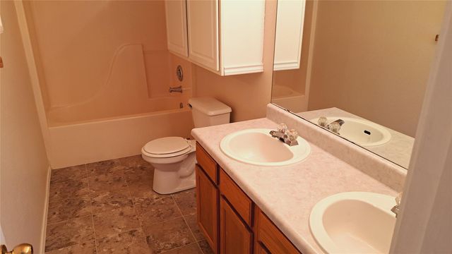 804 Moon Glow DR, Leander, TX 78641