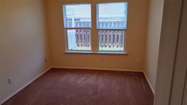 804 Moon Glow DR, Leander, TX 78641