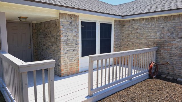 804 Moon Glow DR, Leander, TX 78641