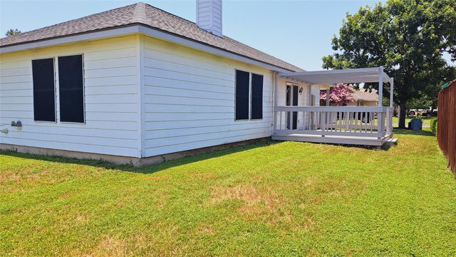 804 Moon Glow DR, Leander, TX 78641