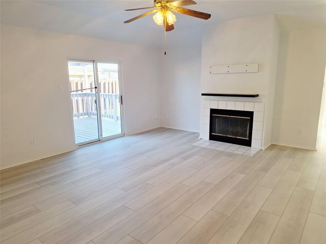 804 Moon Glow DR, Leander, TX 78641