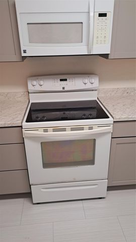 804 Moon Glow DR, Leander, TX 78641