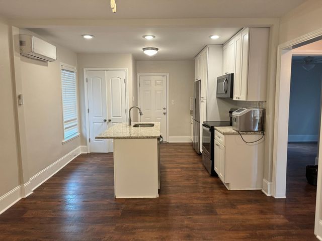 1218 Pender Street, Raleigh, NC 27610