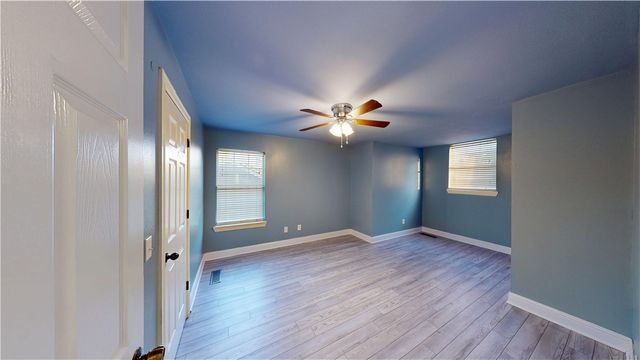 2711 Bishop Drive, Rogers, AR 72756