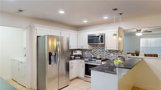 2711 Bishop Drive, Rogers, AR 72756