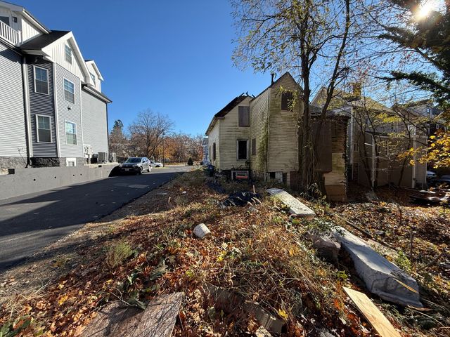 1139 Hyde Park Ave, Boston, MA 02136