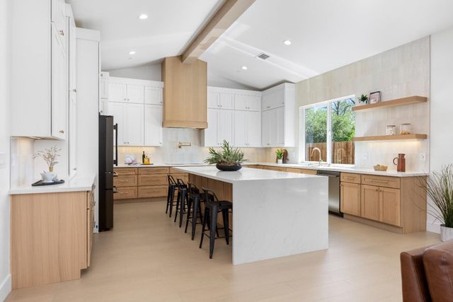 8924 Maple Hill Ln, Orangevale, CA 95662