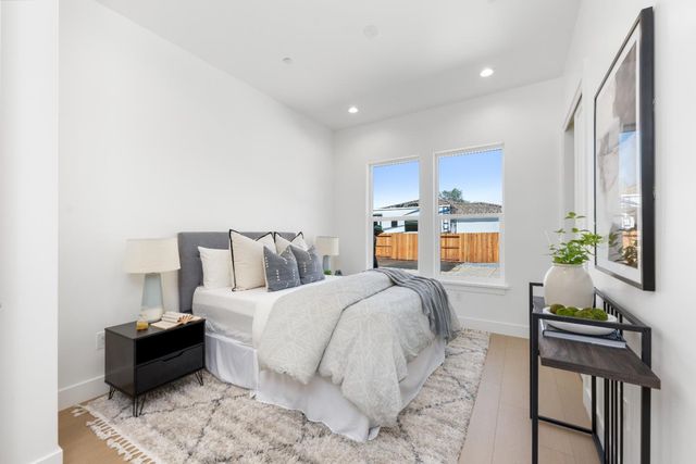 8924 Maple Hill Ln, Orangevale, CA 95662