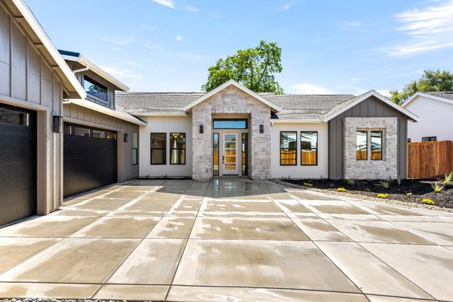 8924 Maple Hill Ln, Orangevale, CA 95662