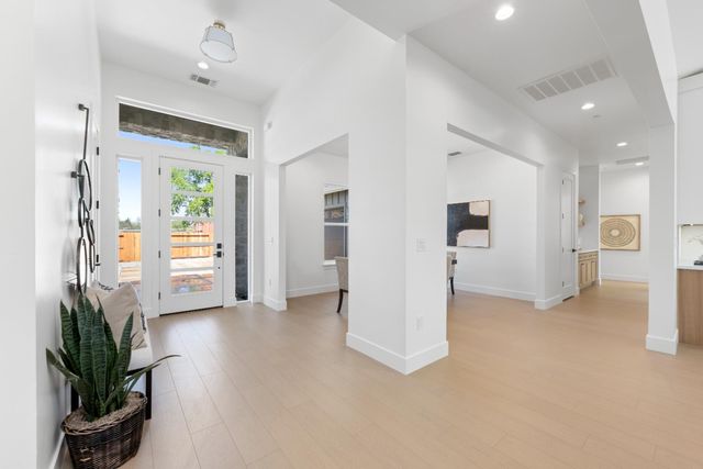 8924 Maple Hill Ln, Orangevale, CA 95662