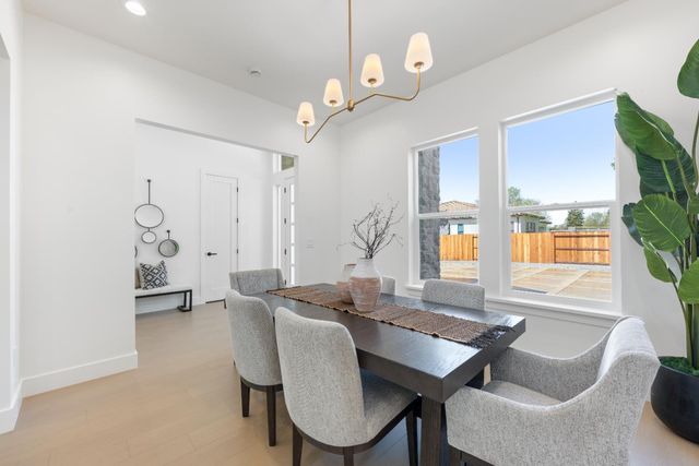 8924 Maple Hill Ln, Orangevale, CA 95662