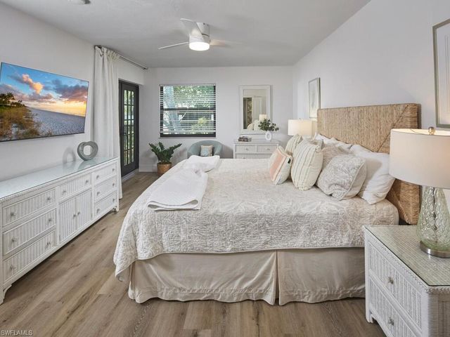 600 Neapolitan WAY 230, Naples, FL 34103