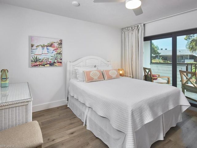 600 Neapolitan WAY 230, Naples, FL 34103