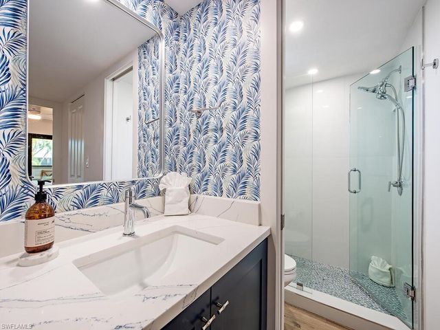 600 Neapolitan WAY 230, Naples, FL 34103