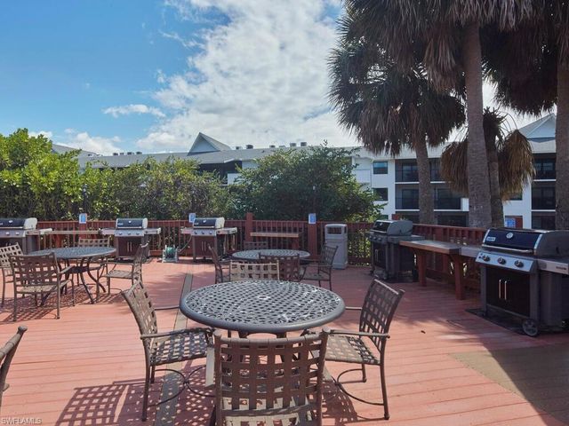 600 Neapolitan WAY 230, Naples, FL 34103