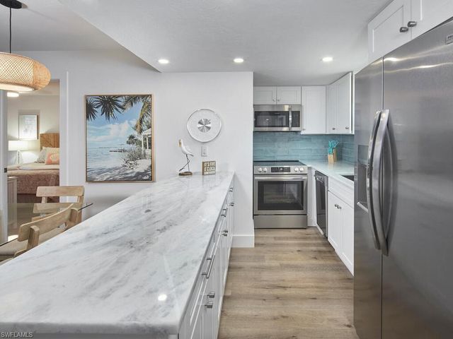 600 Neapolitan WAY 230, Naples, FL 34103