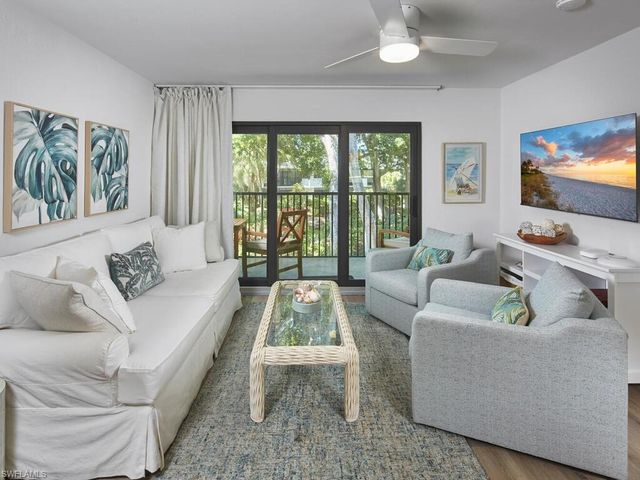 600 Neapolitan WAY 230, Naples, FL 34103