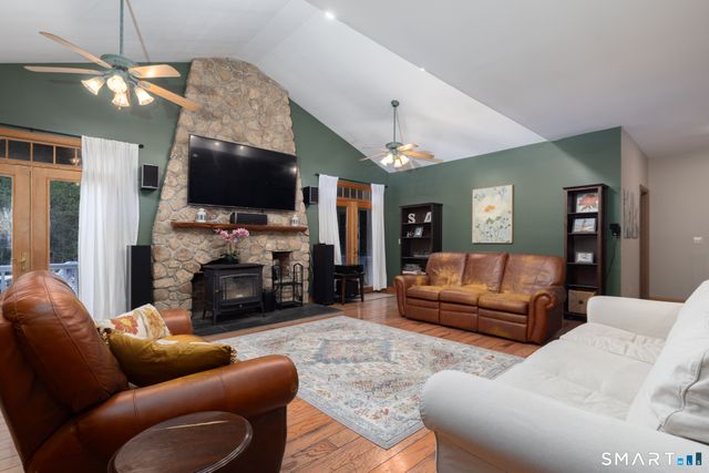 41 Wilson Drive, Oxford, CT 06478