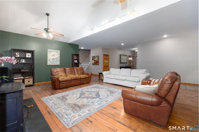 41 Wilson Drive, Oxford, CT 06478