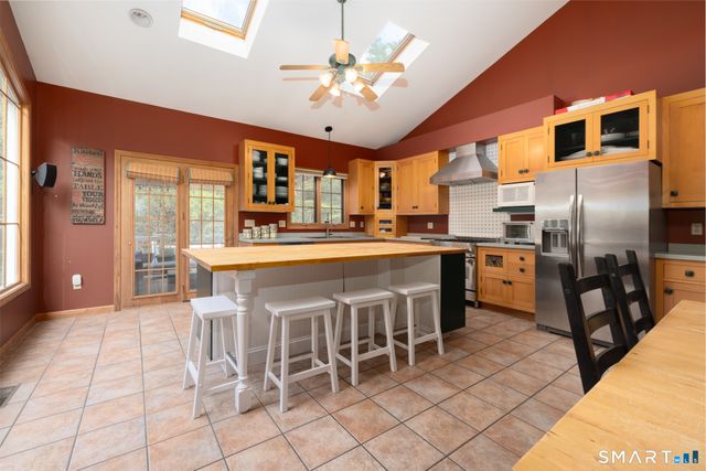 41 Wilson Drive, Oxford, CT 06478