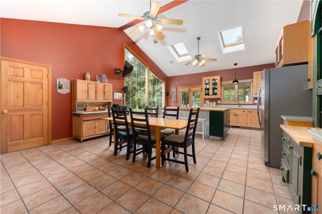 41 Wilson Drive, Oxford, CT 06478