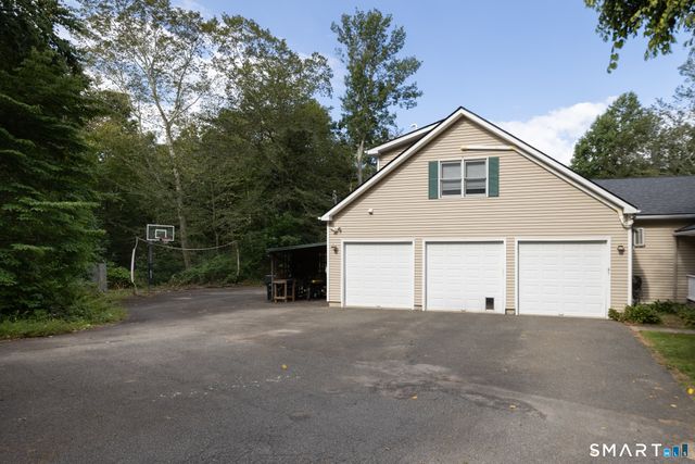 41 Wilson Drive, Oxford, CT 06478