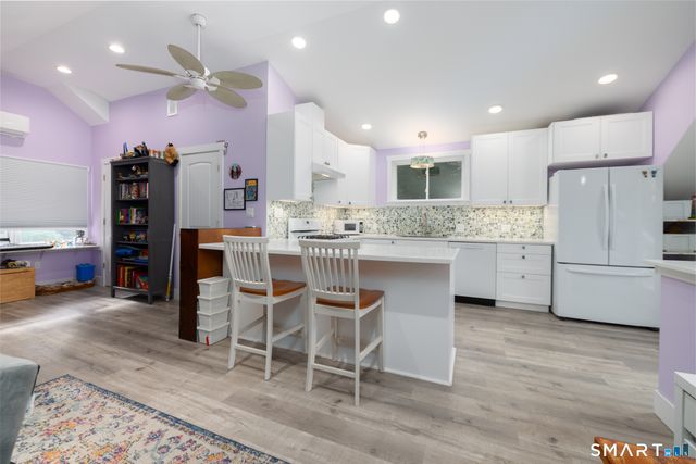 41 Wilson Drive, Oxford, CT 06478