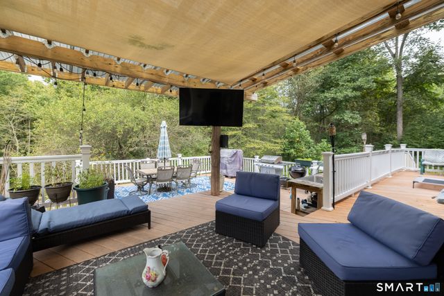 41 Wilson Drive, Oxford, CT 06478
