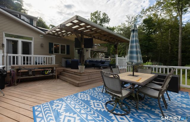 41 Wilson Drive, Oxford, CT 06478