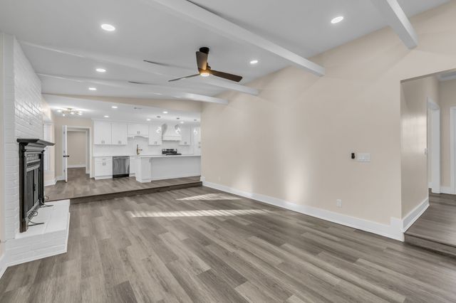 1819 Haynes Dr, Murfreesboro, TN 37129