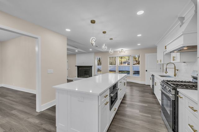 1819 Haynes Dr, Murfreesboro, TN 37129