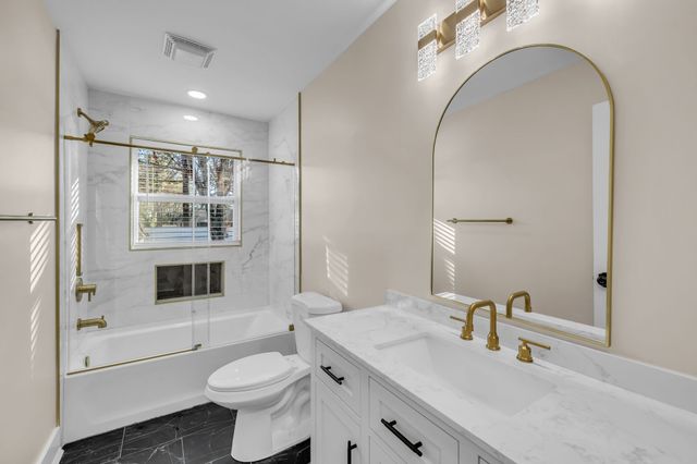 1819 Haynes Dr, Murfreesboro, TN 37129