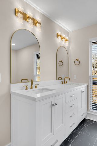 1819 Haynes Dr, Murfreesboro, TN 37129