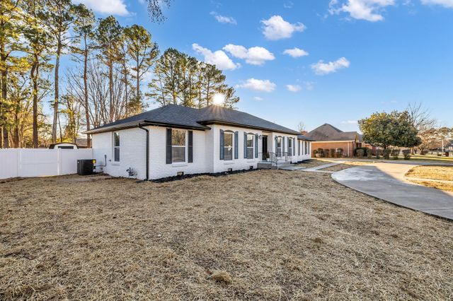 1819 Haynes Dr, Murfreesboro, TN 37129