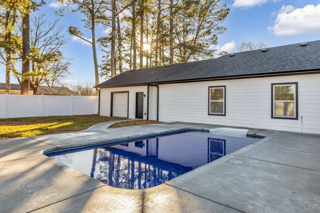 1819 Haynes Dr, Murfreesboro, TN 37129