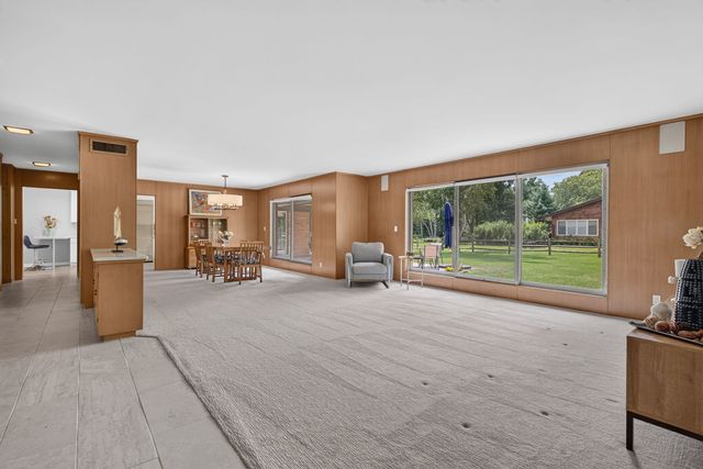 601 Marion Avenue, St. Charles, IL 60174