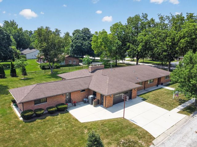 601 Marion Avenue, St. Charles, IL 60174