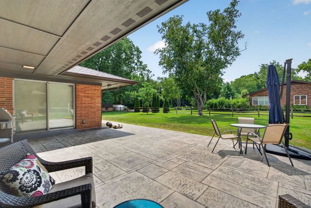 601 Marion Avenue, St. Charles, IL 60174