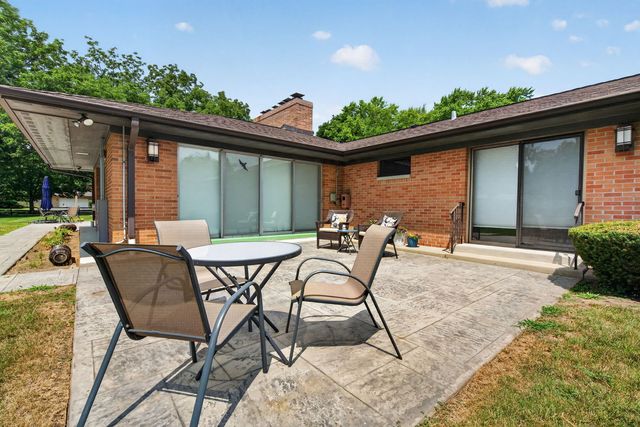 601 Marion Avenue, St. Charles, IL 60174