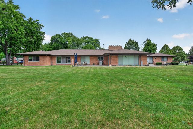 601 Marion Avenue, St. Charles, IL 60174