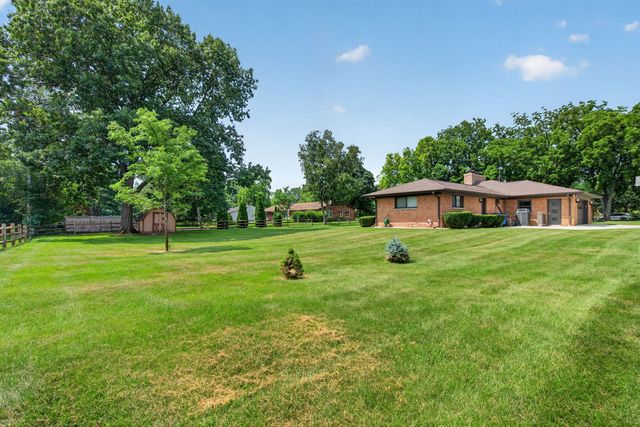 601 Marion Avenue, St. Charles, IL 60174