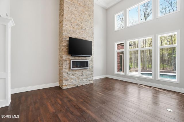 2415 N Crissey Road, Sylvania, OH 43560