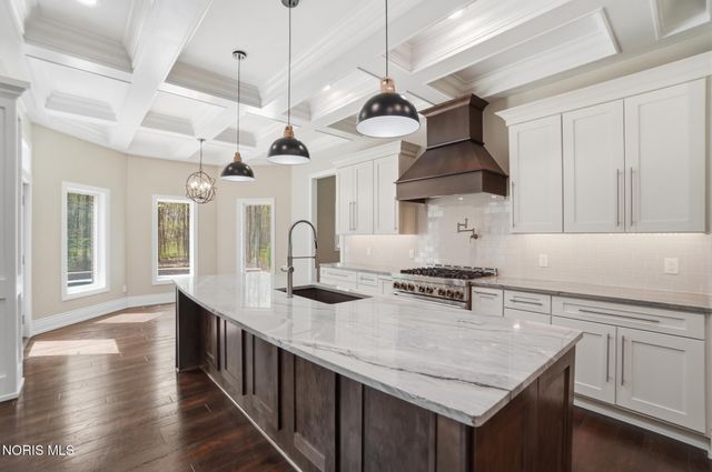 2415 N Crissey Road, Sylvania, OH 43560
